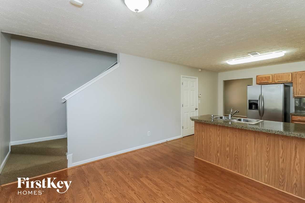 813 Winsap Dr - Photo 6 of 15