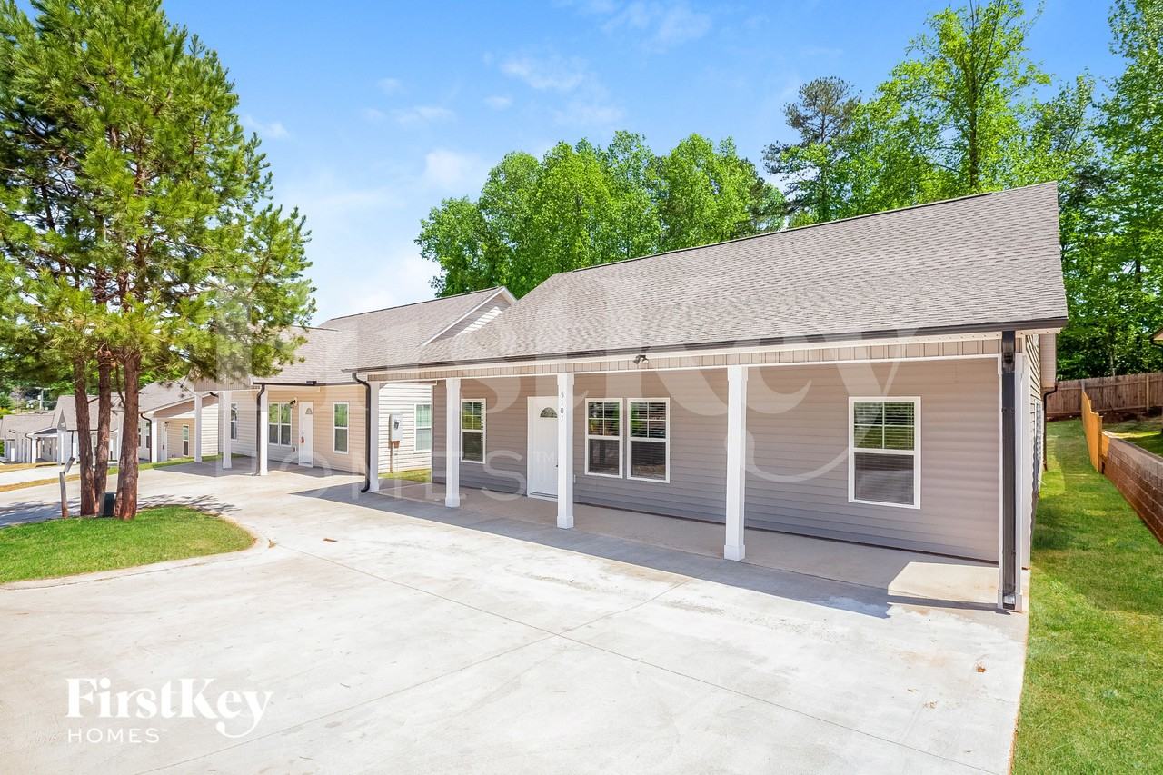 5101 Tuckaseegee Rd - Photo 2 of 15