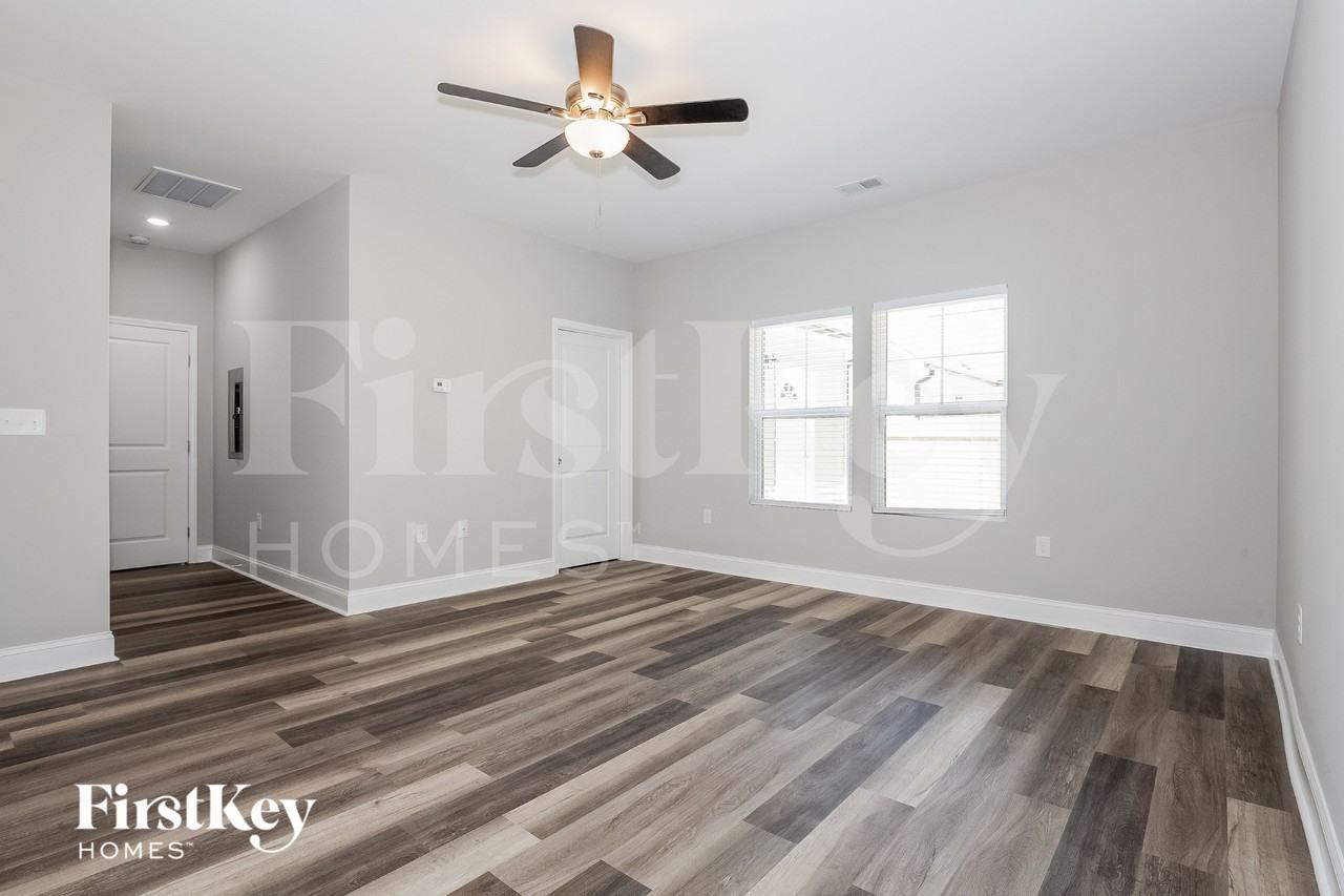 5101 Tuckaseegee Rd - Photo 7 of 15