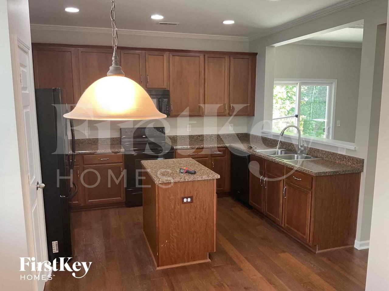 10118 Green Grass Rd - Photo 4 of 8