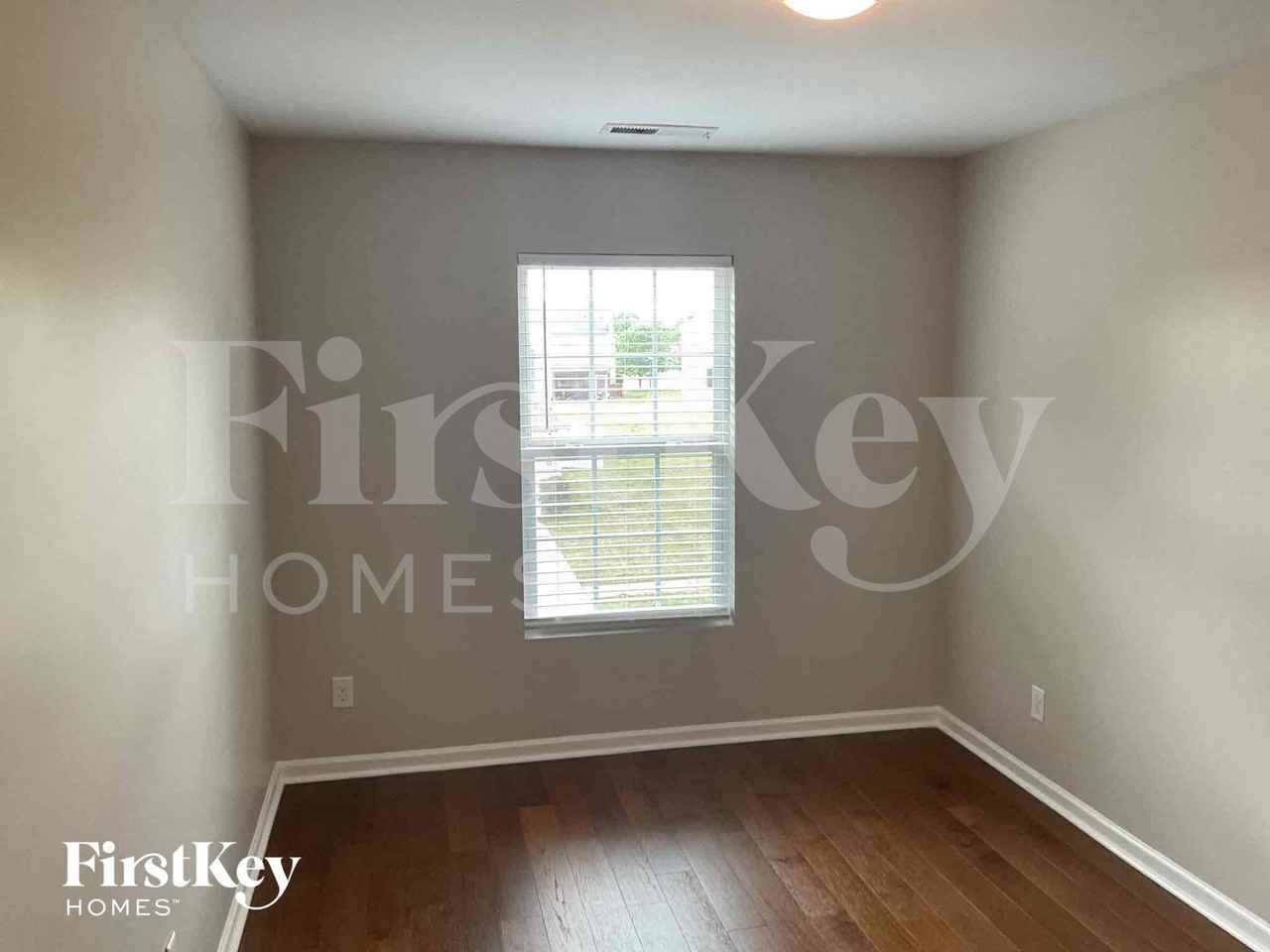 10118 Green Grass Rd - Photo 6 of 8