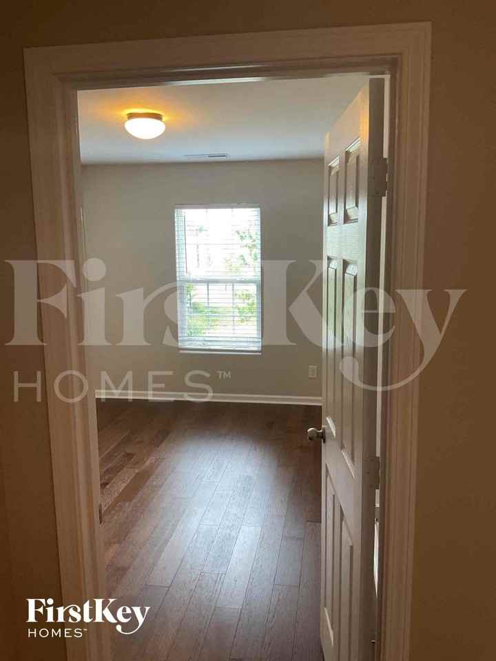 10118 Green Grass Rd - Photo 7 of 8