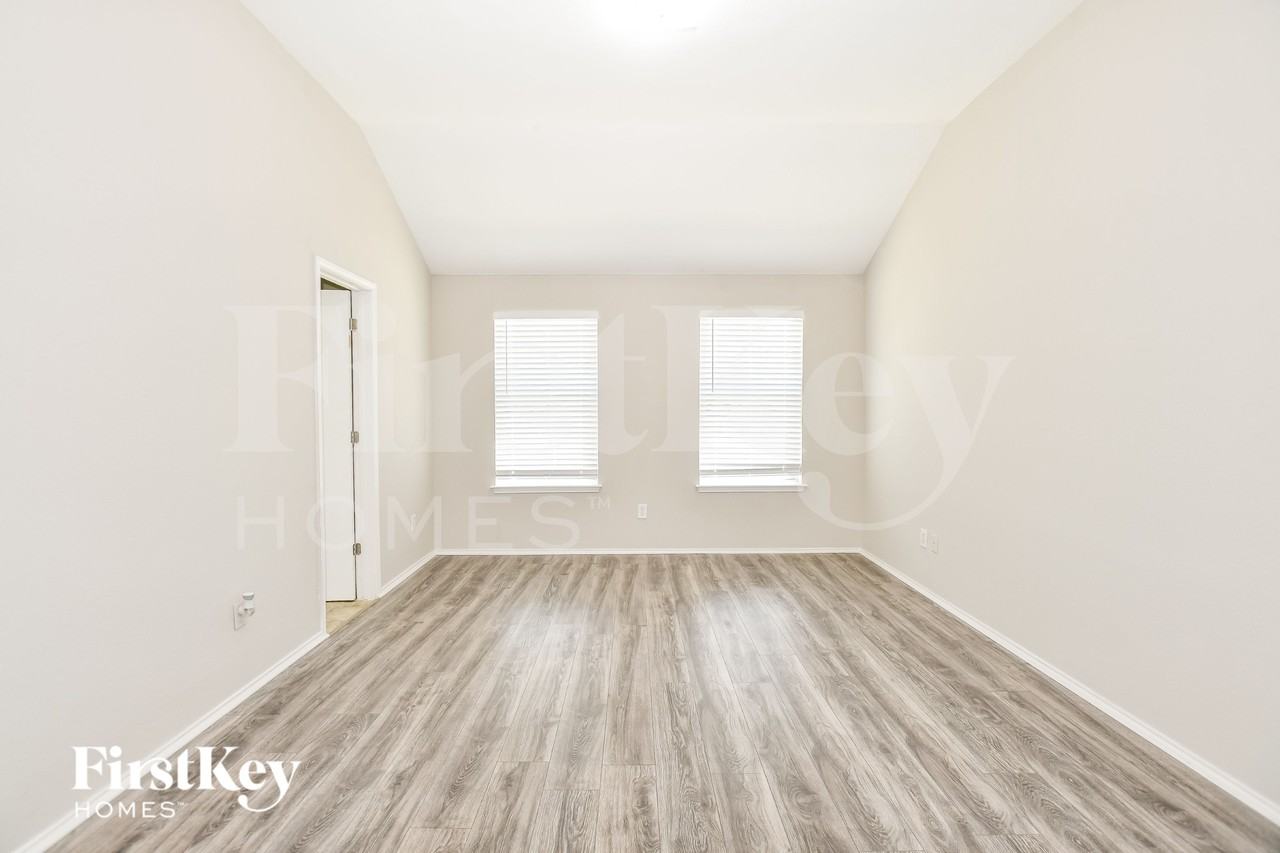 106 Drake Ln - Photo 6 of 15