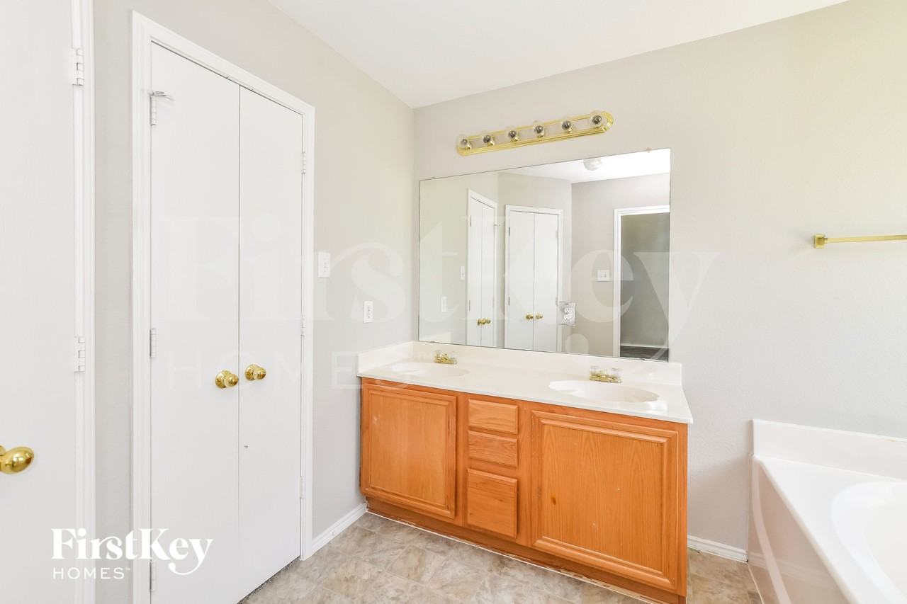 106 Drake Ln - Photo 7 of 15