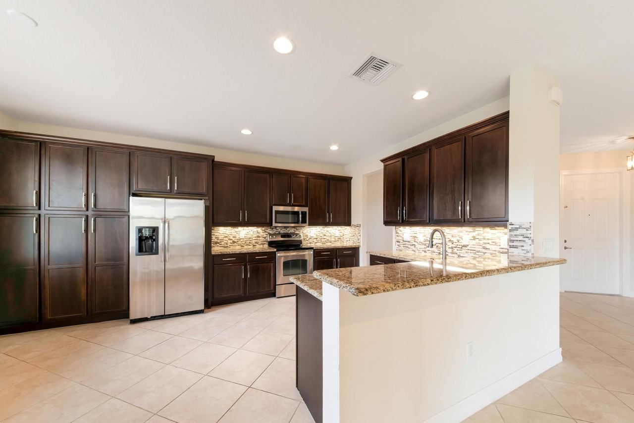 8268 Calabria Lakes Dr - Photo 5 of 43