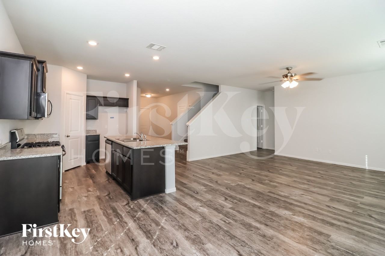 4701 Feltleaf Ave - Photo 2 of 16