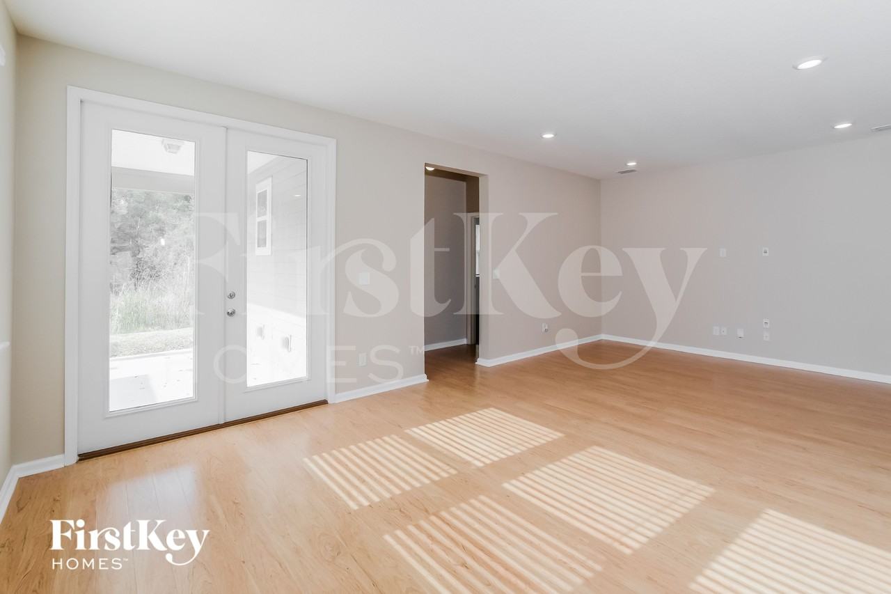 9787 Bridgeway Ave - Photo 3 of 16