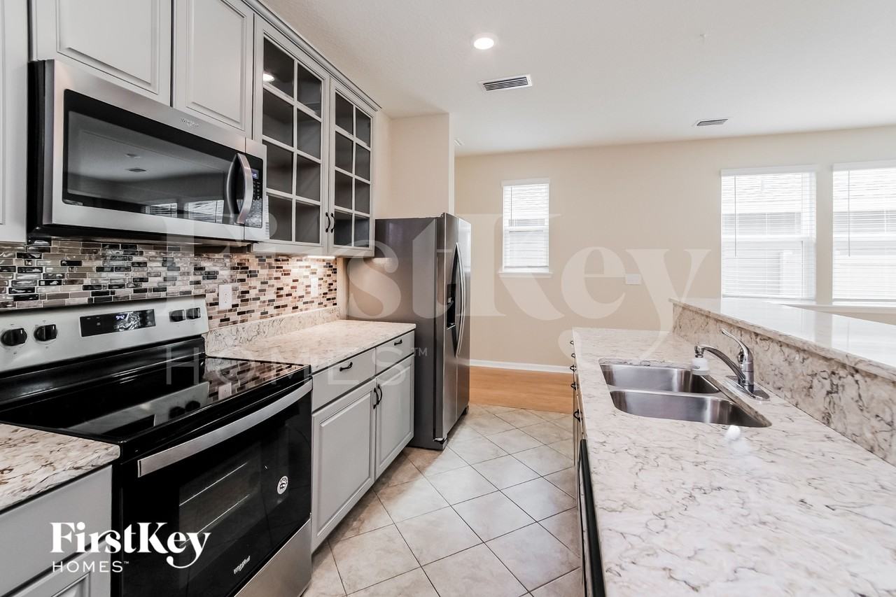 9787 Bridgeway Ave - Photo 6 of 16
