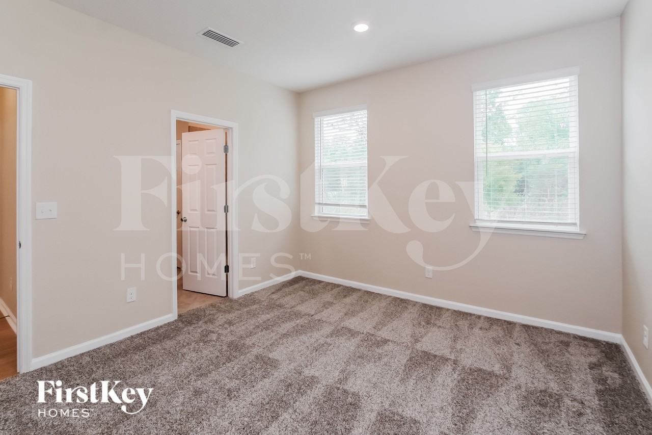 9787 Bridgeway Ave - Photo 7 of 16