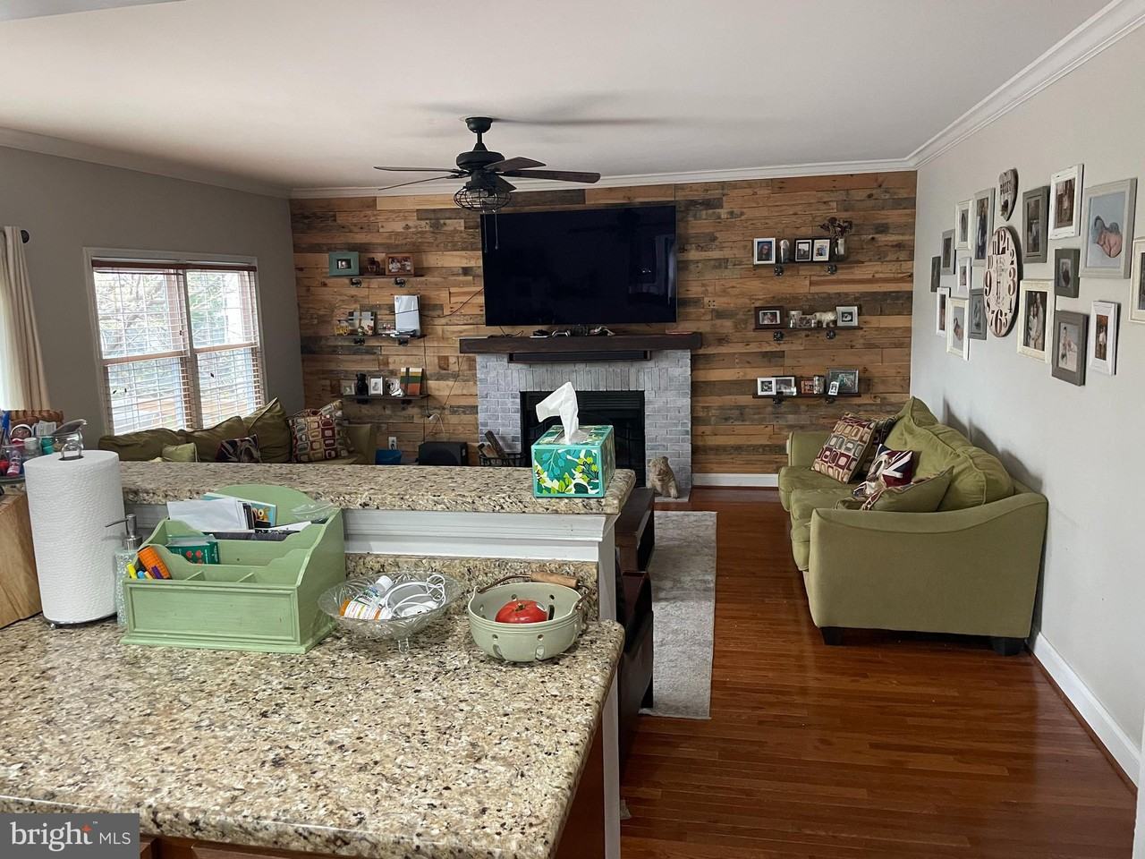 20671 Stillpond Ct - Photo 4 of 50