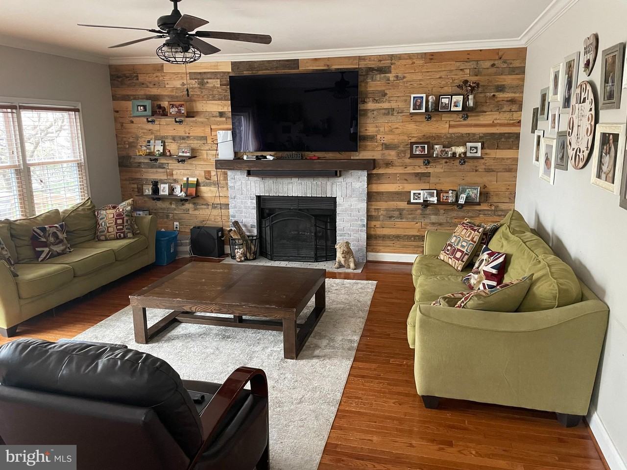 20671 Stillpond Ct - Photo 5 of 50