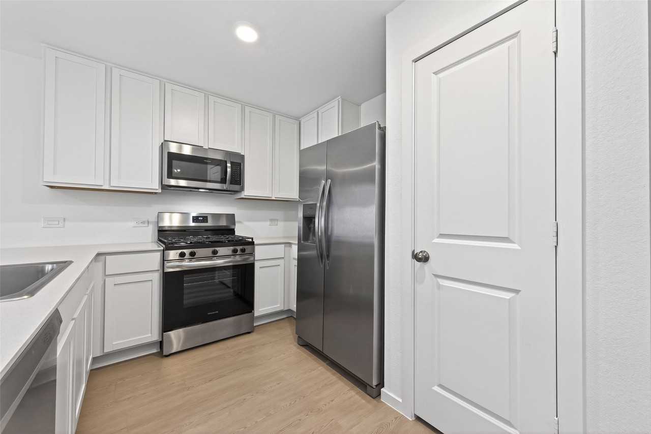 10720 Ellerston Rd - Photo 4 of 27