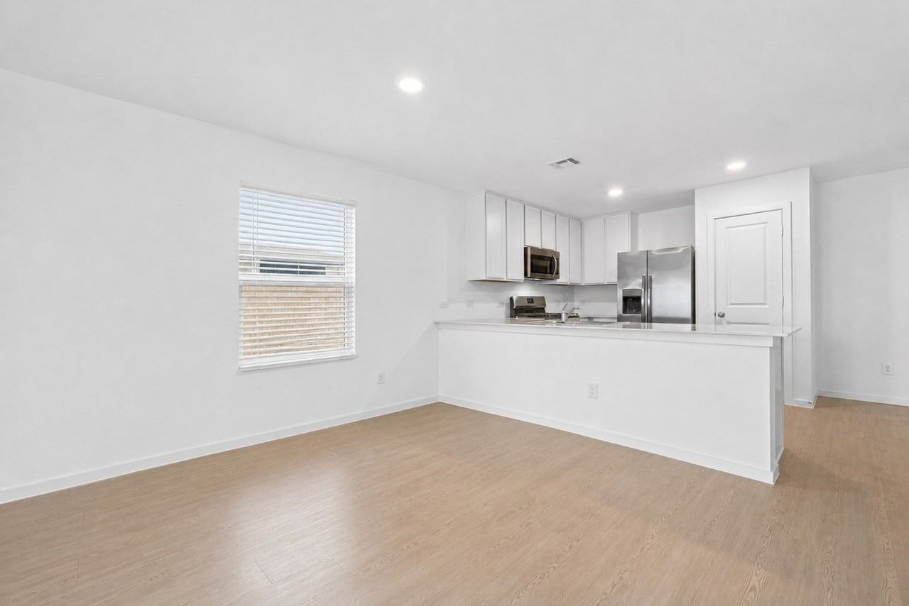 10720 Ellerston Rd - Photo 6 of 27