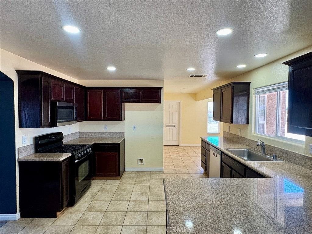 8867 Gorgonio Rd - Photo 7 of 28