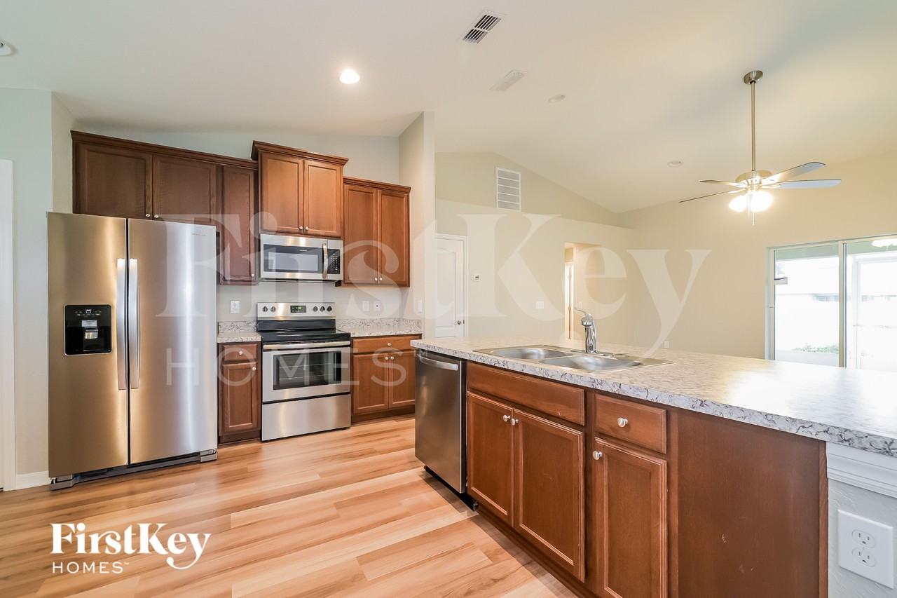 109 Solis Dr - Photo 6 of 16