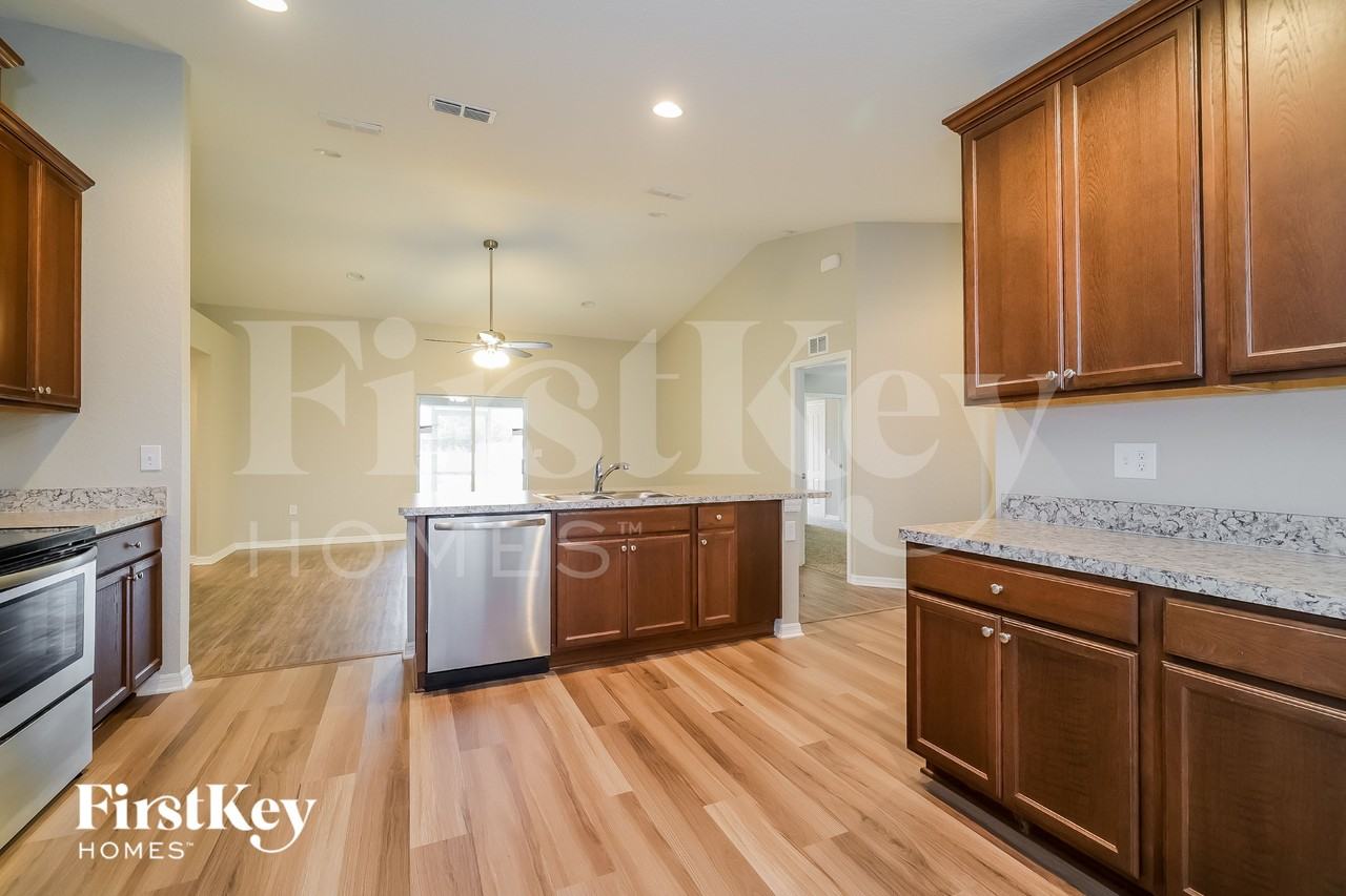 109 Solis Dr - Photo 7 of 16