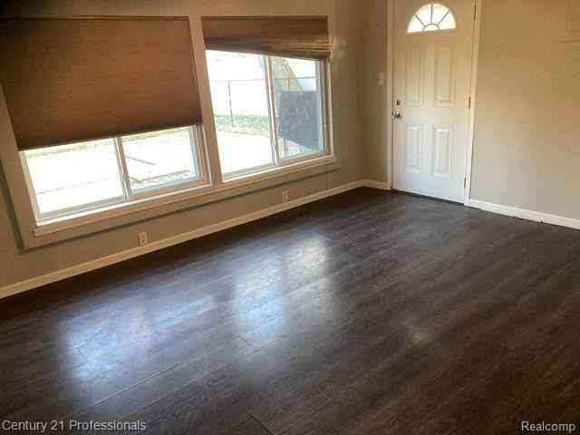 2118 Milverton Dr - Photo 3 of 7