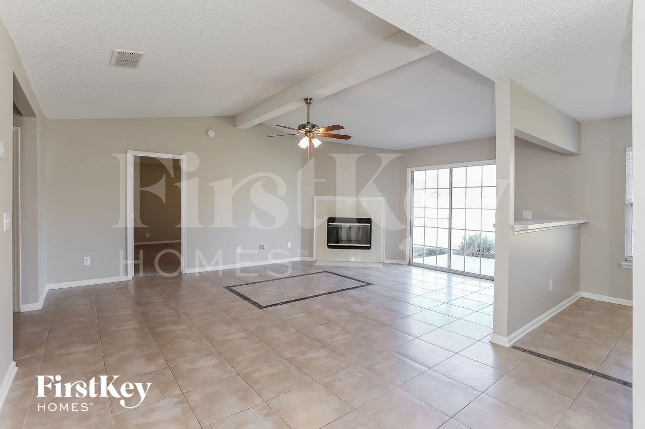 8281 Velvet Springs Ln - Photo 4 of 16