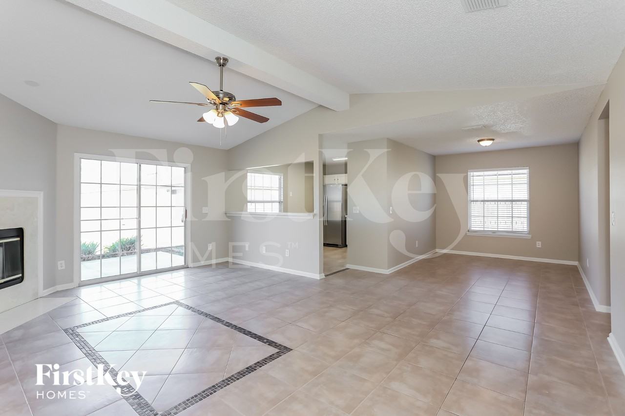 8281 Velvet Springs Ln - Photo 5 of 16