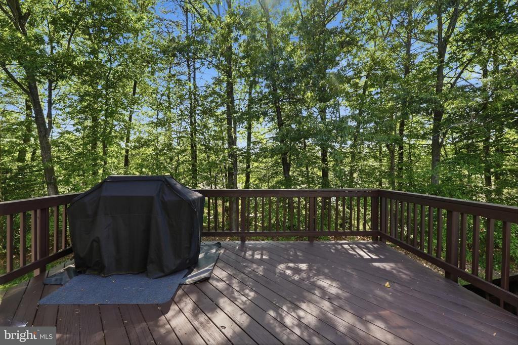 34 Westhampton Ct - Photo 3 of 38