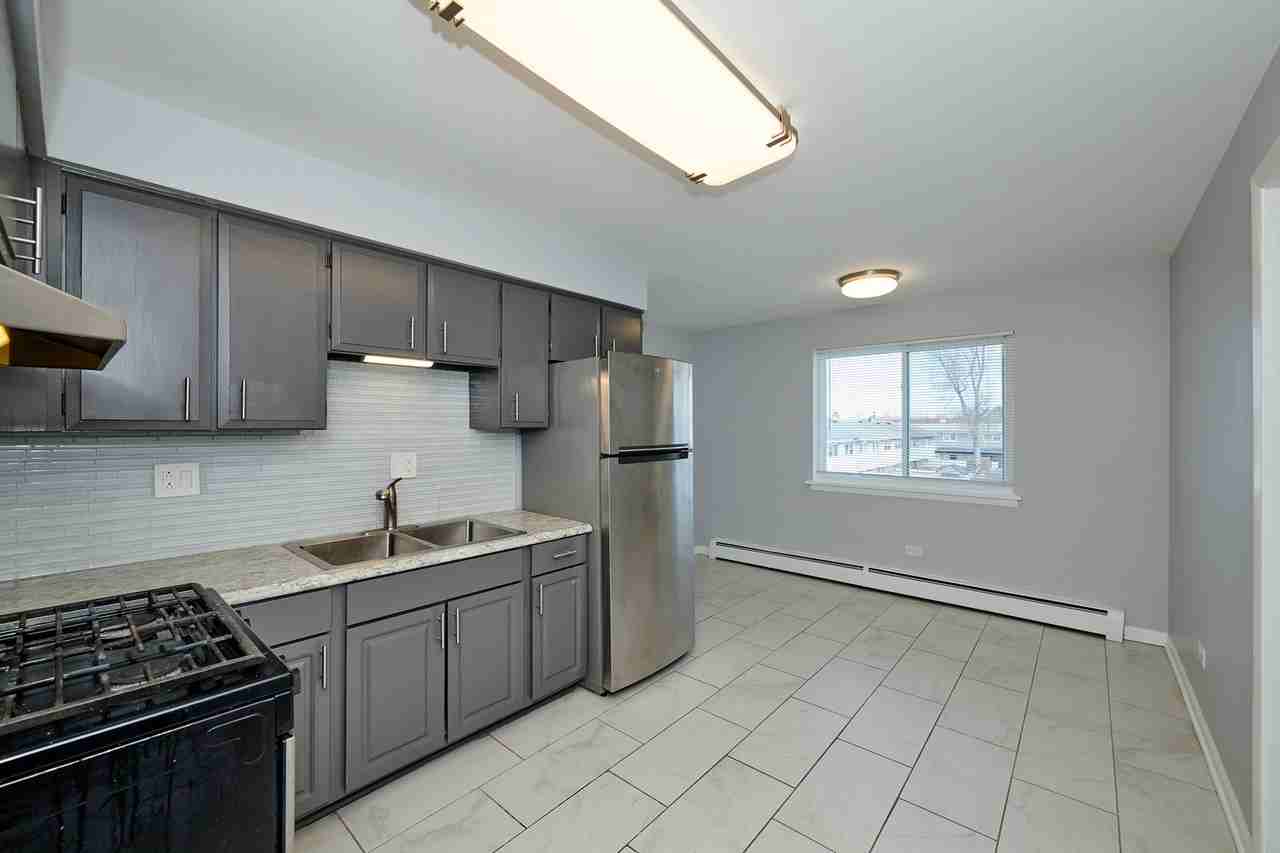 8805 Dee Rd ##2s - Photo 3 of 24