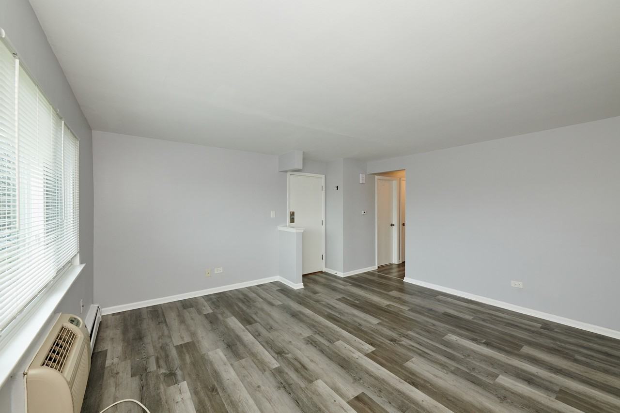 8805 Dee Rd ##2s - Photo 4 of 24