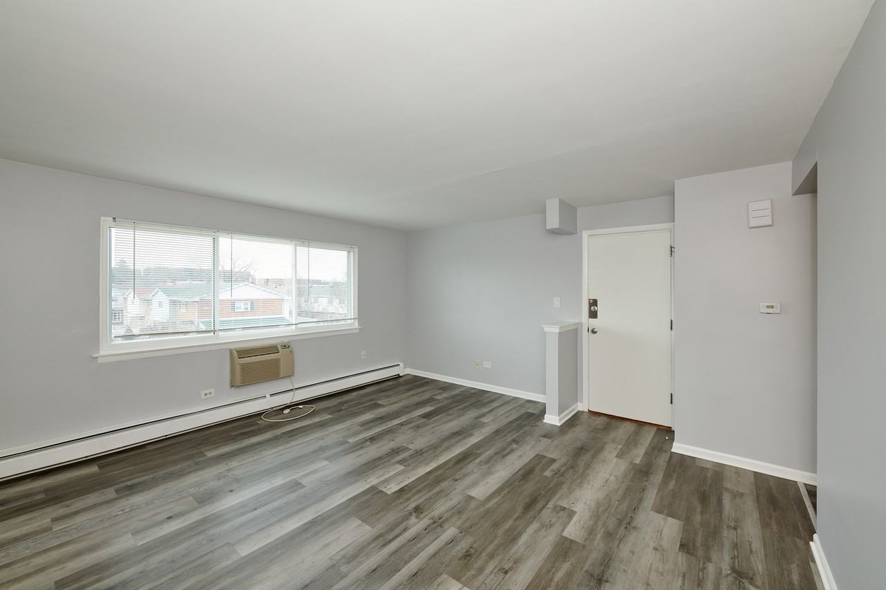 8805 Dee Rd ##2s - Photo 5 of 24