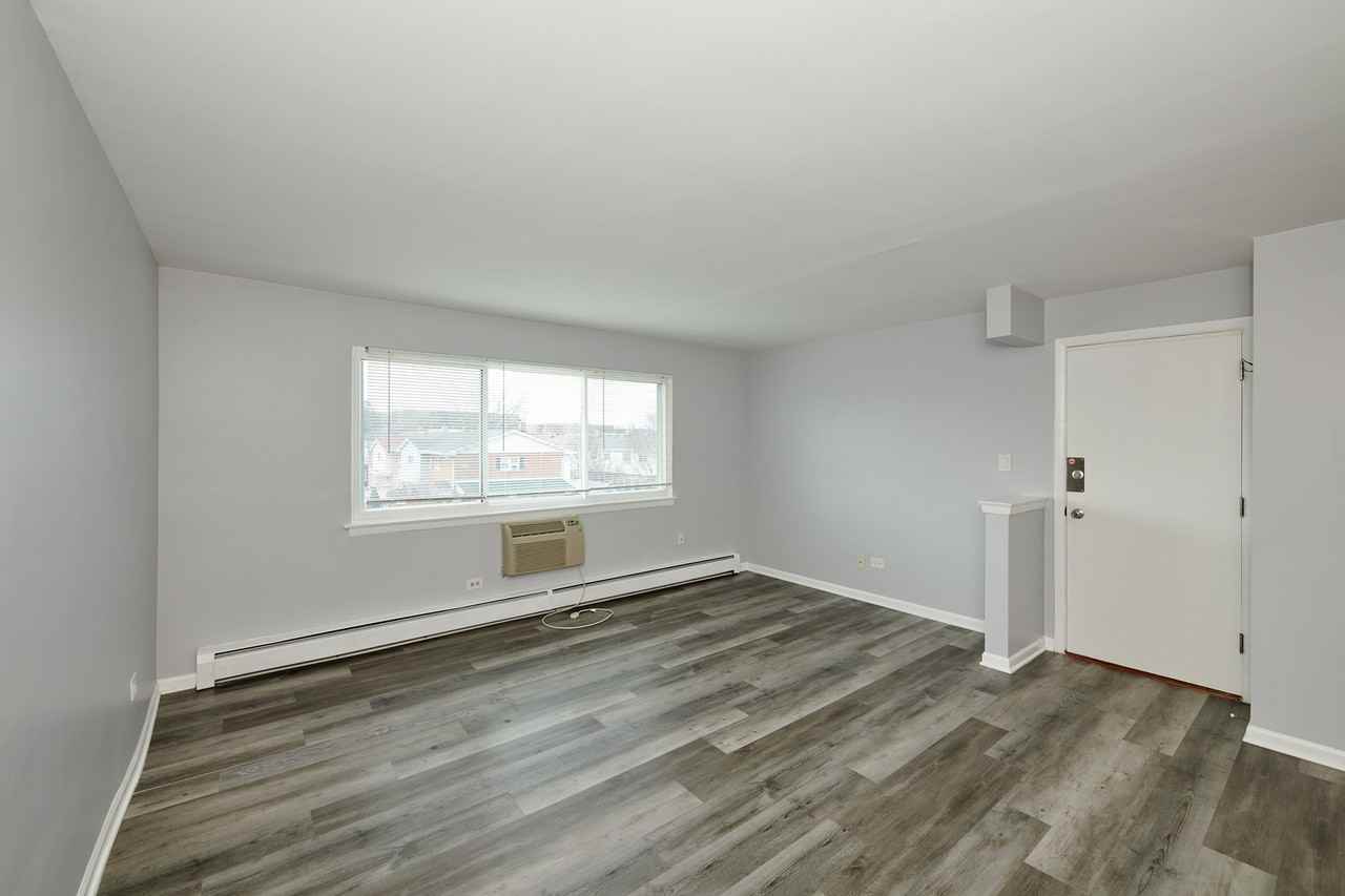 8805 Dee Rd ##2s - Photo 6 of 24