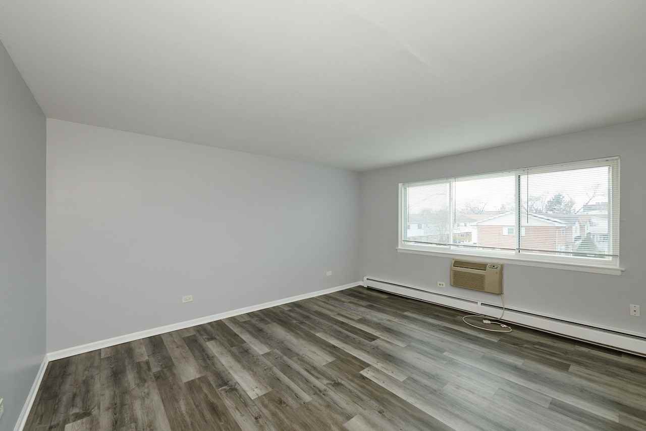 8805 Dee Rd ##2s - Photo 7 of 24