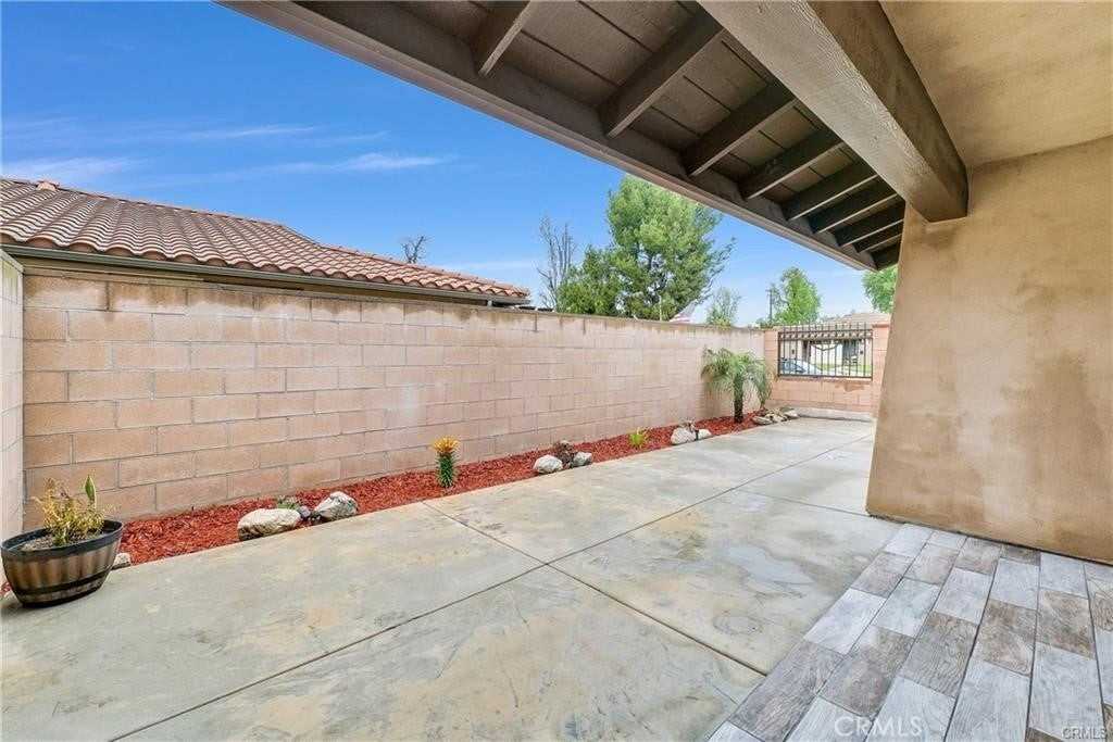 2644 Sycamore Dr - Photo 6 of 35