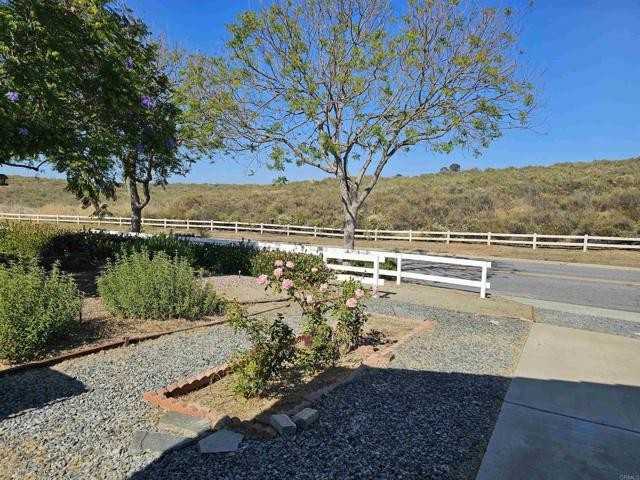 1540 Belmont Park Rd - Photo 3 of 30