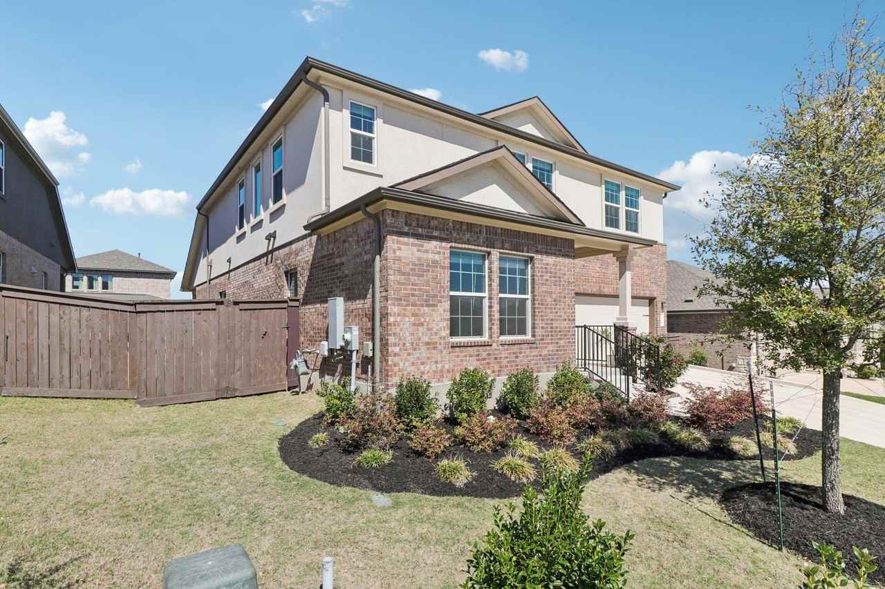 1201 Mallow Rd - Photo 2 of 40