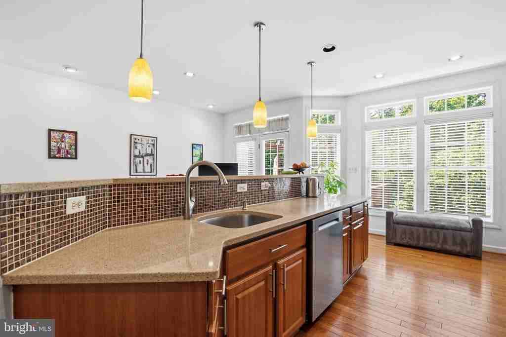 6660 Debra Lu Way - Photo 3 of 36