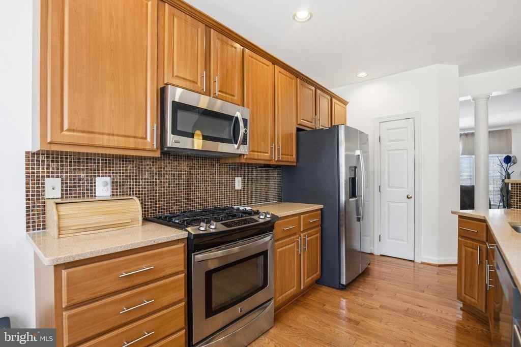 6660 Debra Lu Way - Photo 5 of 36