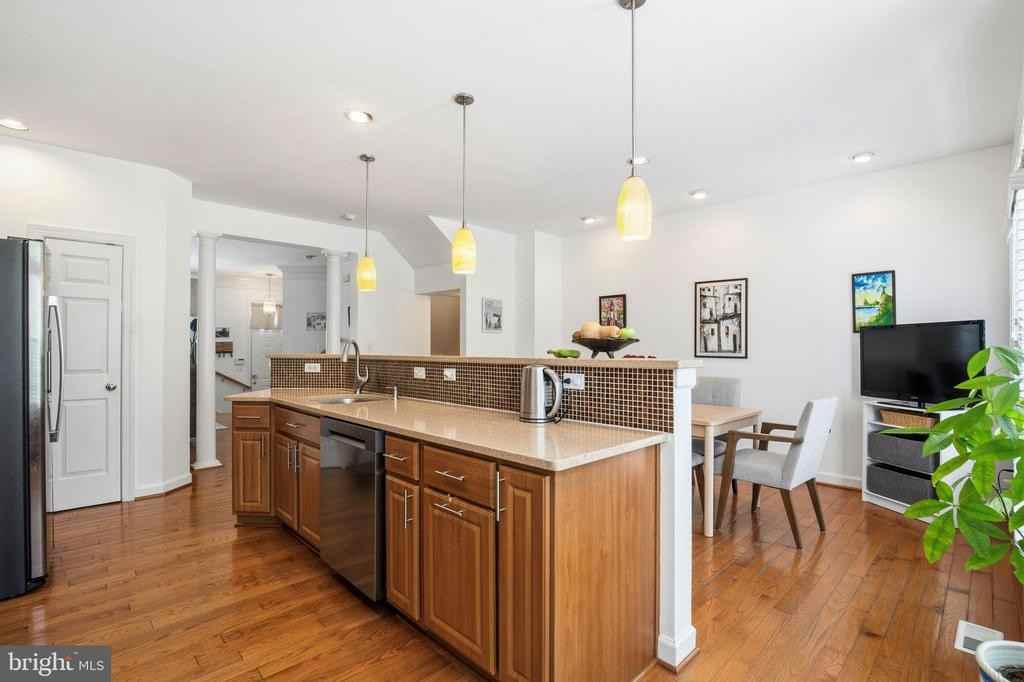 6660 Debra Lu Way - Photo 6 of 36