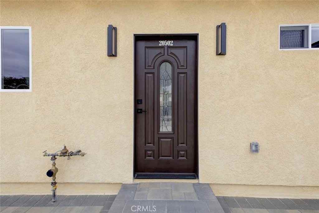 20502 Lull St - Photo 2 of 13