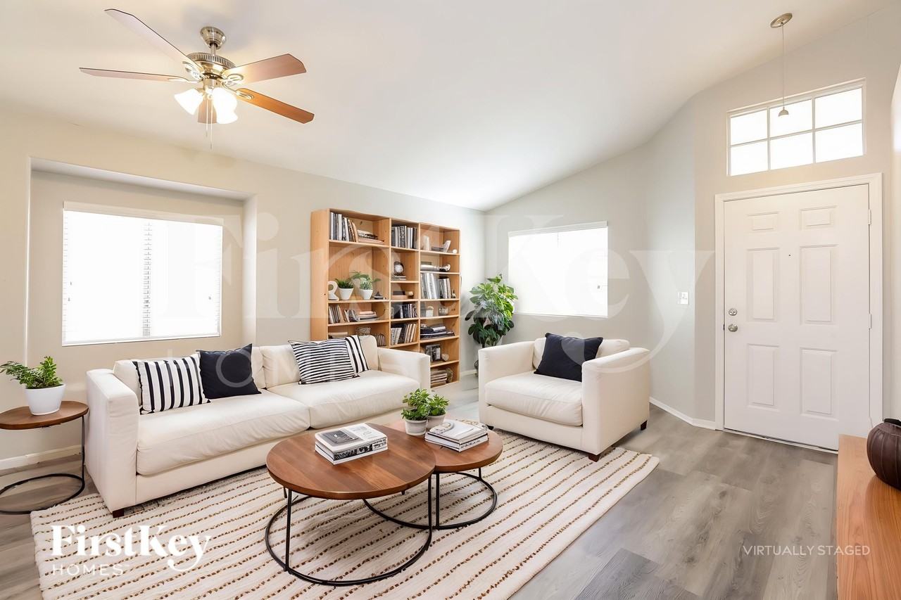1900 Toscanini Way - Photo 4 of 18