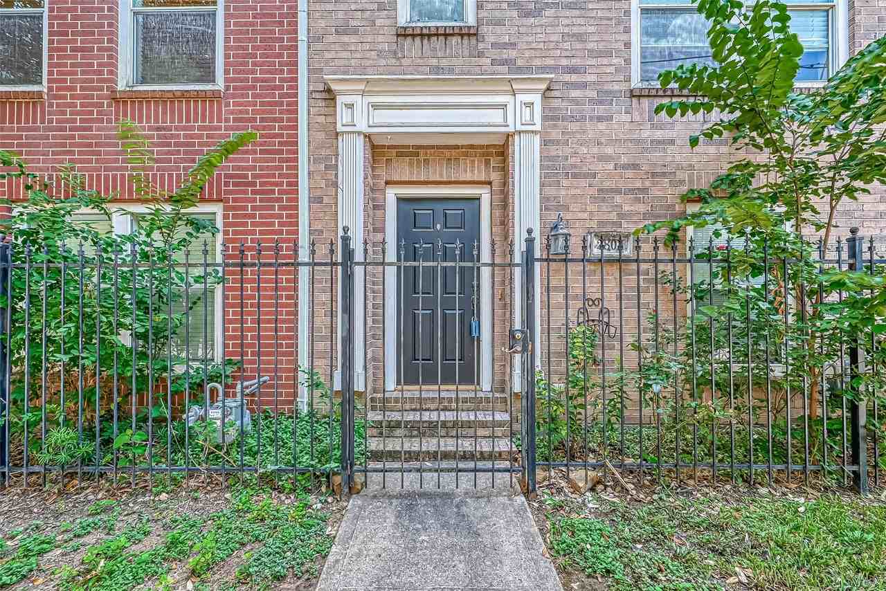 2804 Chenevert St - Photo 2 of 39