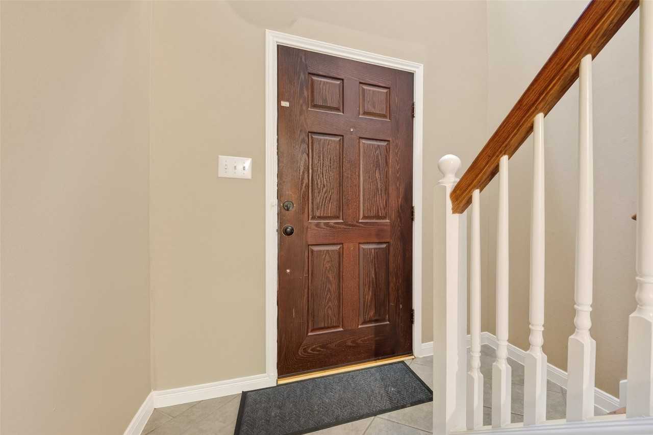 2804 Chenevert St - Photo 3 of 39