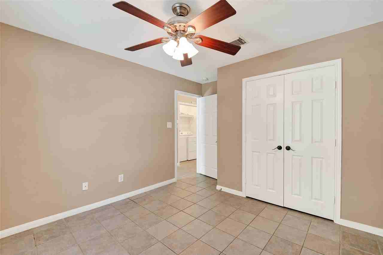 2804 Chenevert St - Photo 5 of 39