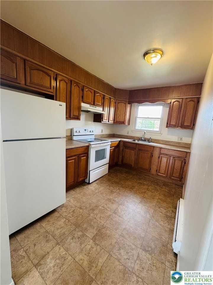 1337 W Livingston St ##3 - Photo 5 of 11