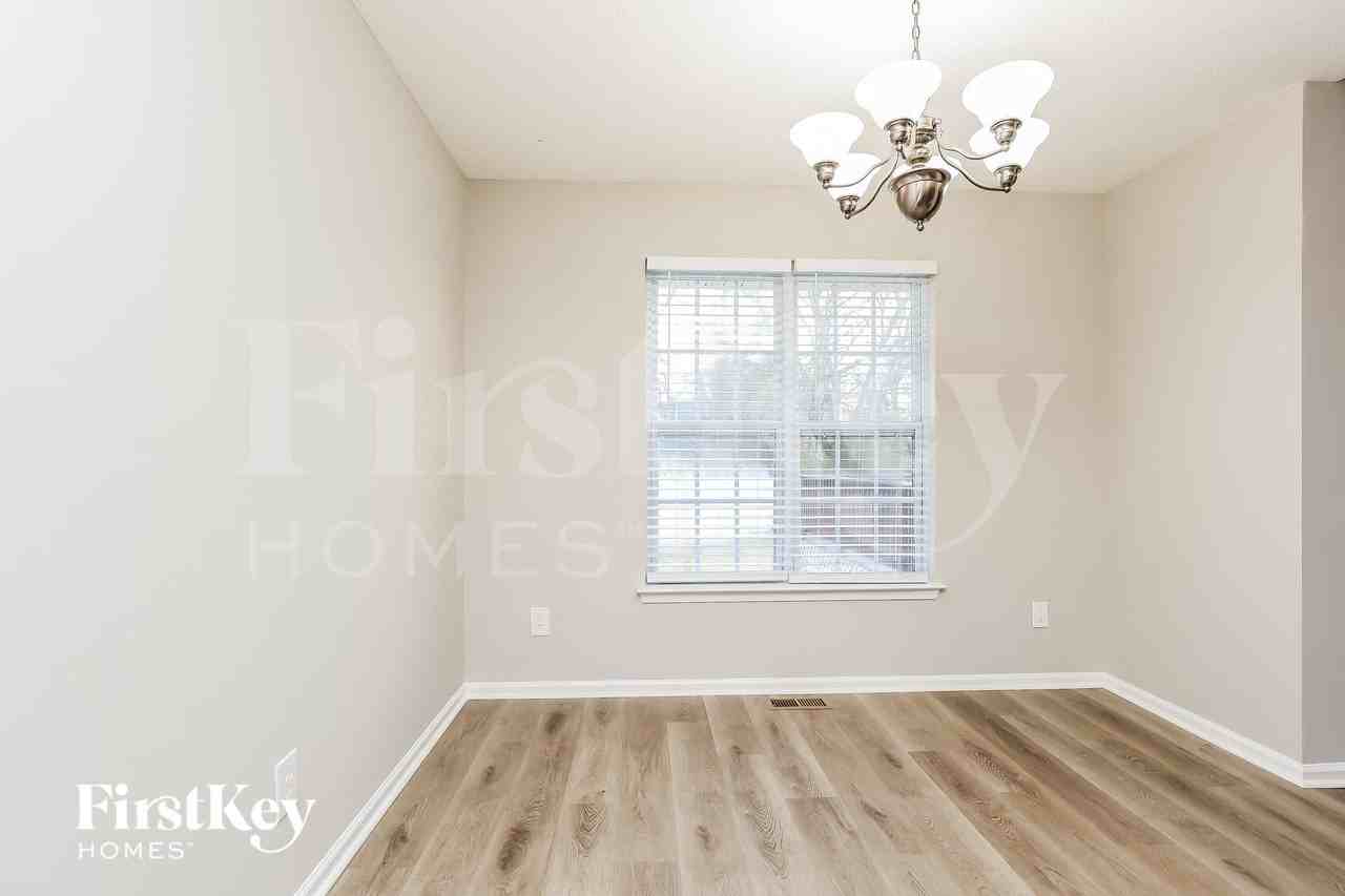 105 Lisa Cir - Photo 4 of 15