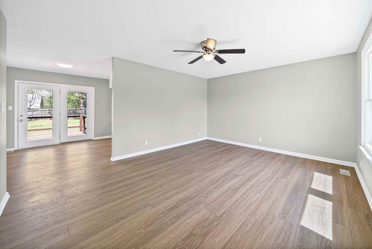 931 Poppy Dr - Photo 6 of 37