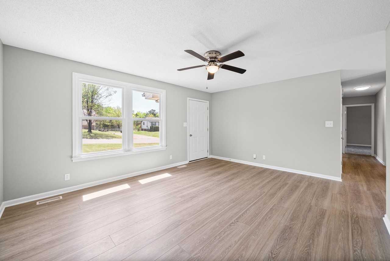931 Poppy Dr - Photo 7 of 37