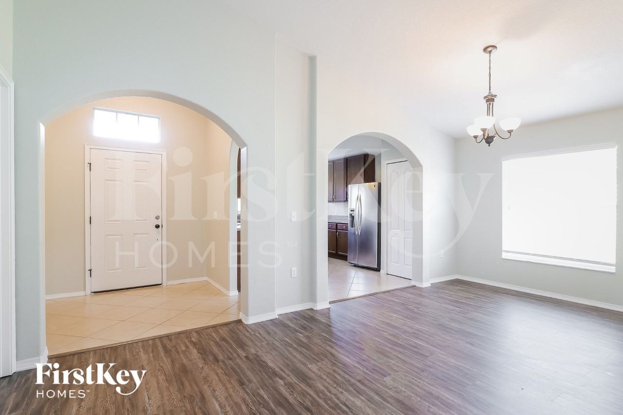 850 Terranova Rd - Photo 4 of 16