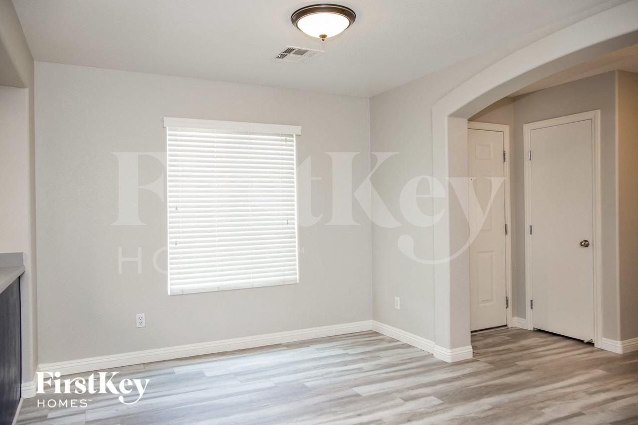 6074 Peaceful Creek St - Photo 6 of 15