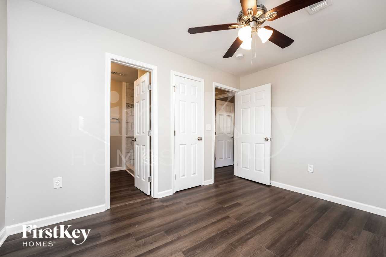 3425 Pinehill Dr - Photo 6 of 16