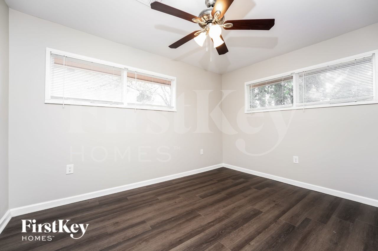 3425 Pinehill Dr - Photo 7 of 16