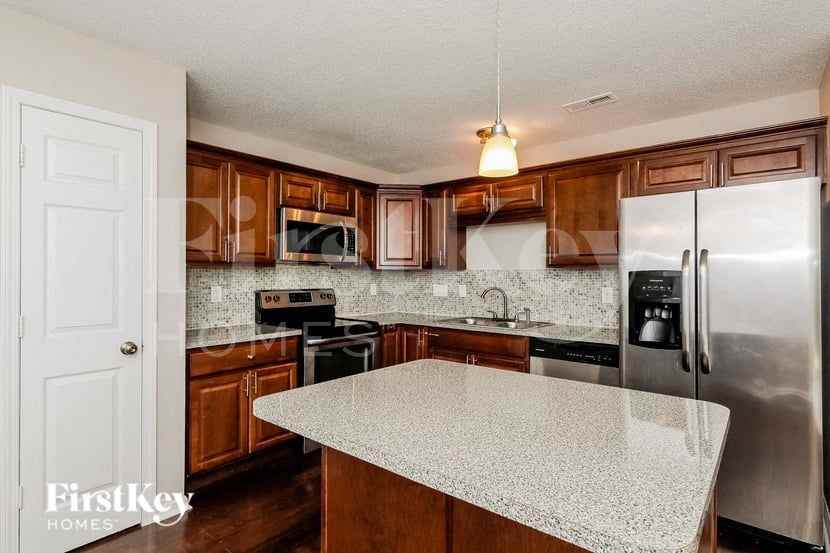 1024 Stinson Glen Ln - Photo 6 of 15