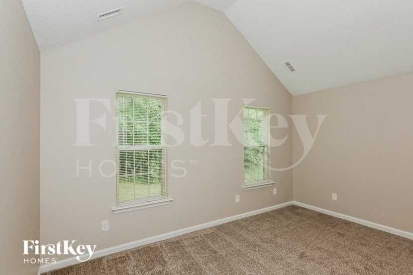 1024 Stinson Glen Ln - Photo 7 of 15